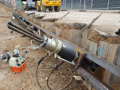 Spannequipment zur Miete: CFK-Hohlkolbenzylinder, Hydraulikaggregate, Kraftmessdosen und Zubehör 